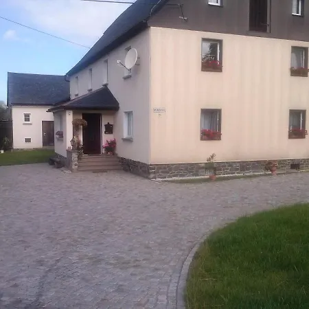-am Fuss Zum Zittauer Gebirge- شقة